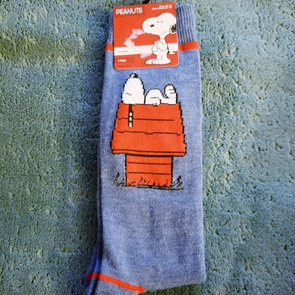 Peanuts Other - Men's Peanuts Sleeping Snoopy Socks. NWT.